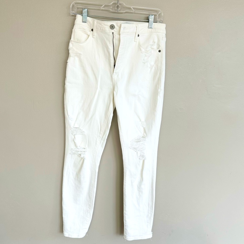 Women’s Abercrombie White Distressed Jeans - 27